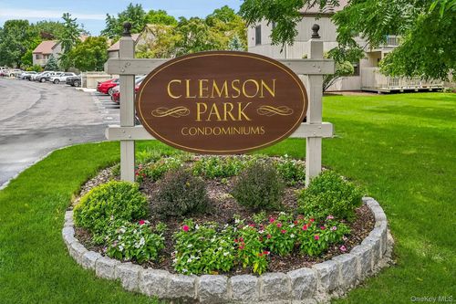 84 Sycamore Drive, Middletown, NY, 10940 | Card Image
