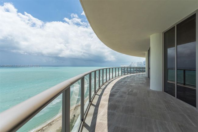 2100 - 9703 Collins Ave, Condo with 3 bedrooms, 3 bathrooms and null parking in Bal Harbour FL | Image 24