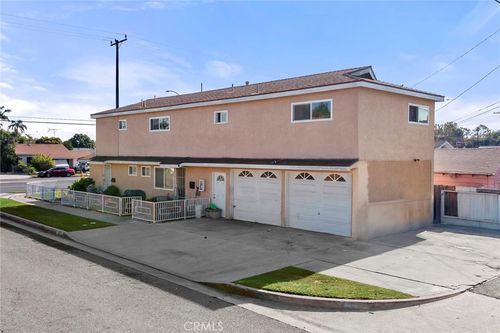 11754 Walcroft St, Lakewood, CA, 90715-1359 | Card Image