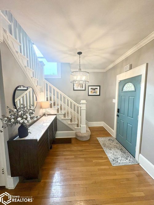 2209 West Ave, Burlington, IA, 52601-3058 | Card Image