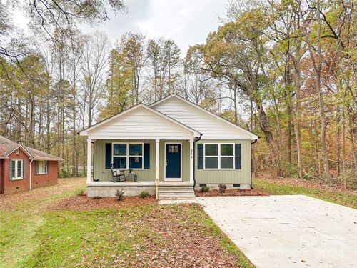 216 E Division Ave, East Spencer, NC, 28144-7738 | Card Image