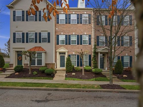 220 Hounslow Rd, Cranberry Township, PA, 16066-8325 | Card Image