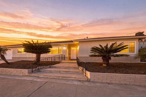 1840 Locust St, San Diego, CA, 92106-1907 | Card Image