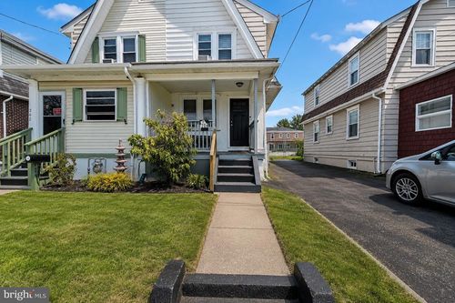 204 E Avon Rd, BROOKHAVEN, PA, 19015-3308 | Card Image
