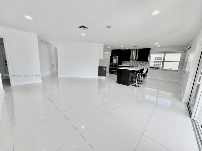 16515 Ruby Lk, House other with 4 bedrooms, 3 bathrooms and null parking in Weston FL | Image 14