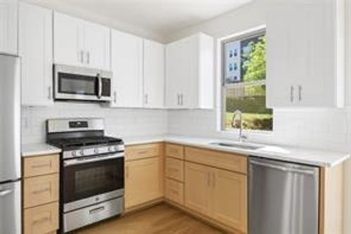 201-1070 Dill Ave Sw, Atlanta, GA, 30310-4117 | Card Image