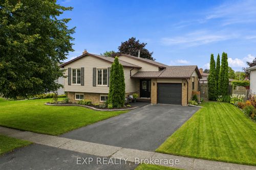72 Acadia Drive, Welland, ON, L3C6L6 | Card Image