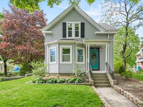 34 Marion St, Natick, MA, 01760-3643 | Card Image