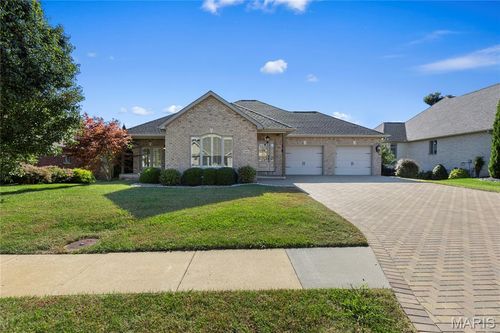 1580 Helmsdale Dr, Cape Girardeau, MO, 63701-8489 | Card Image