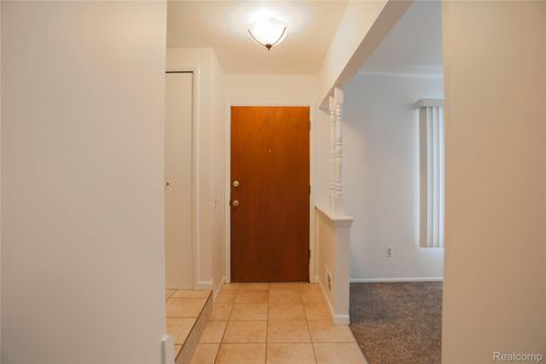 20720 Meier Rd, Saint Clair Shores, MI, 48081-3631 | Card Image