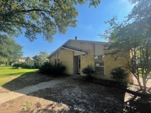 4401 Mint Dr, Garland, TX, 75043-3337 | Card Image
