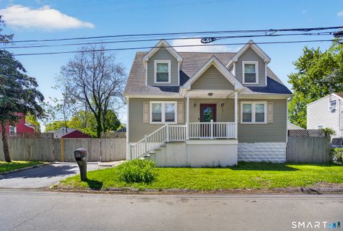 365 Roosevelt Ave, Stratford, CT, 06615-6854 | Card Image