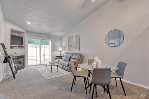 99 E Waterbury Ln, Meridian, ID, 83646-5539 | Card Image