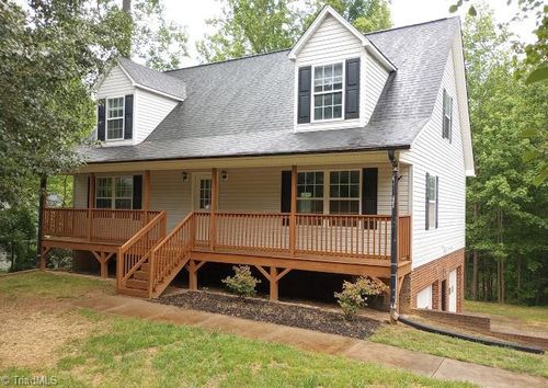 4125 Moat Dr, Winston-Salem, NC, 27101-2307 | Card Image