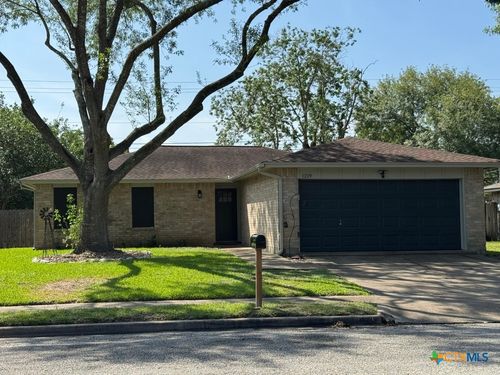 1219 Pennsylvania Ave, Victoria, TX, 77904-2507 | Card Image