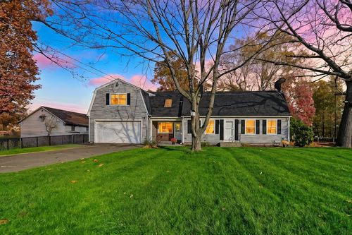 67 Streiber Dr, Chicopee, MA, 01020-3055 | Card Image