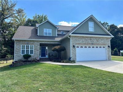 4904 Bay Harvest Court, House other with 4 bedrooms, 2 bathrooms and null parking in Clemmons NC | Image 2