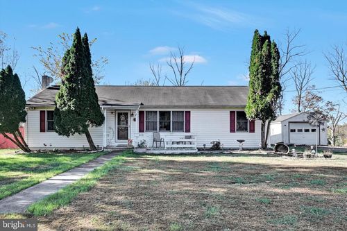 601 W 37th St, READING, PA, 19606-3056 | Card Image