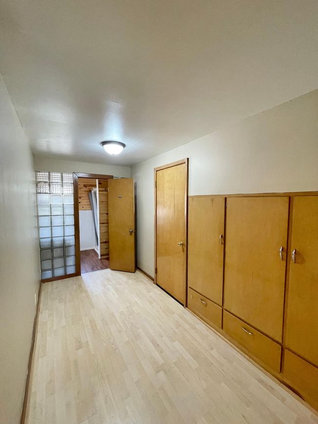 421 W Van Dusen St, House other with 5 bedrooms, 2 bathrooms and null parking in Springfield MN | Image 45