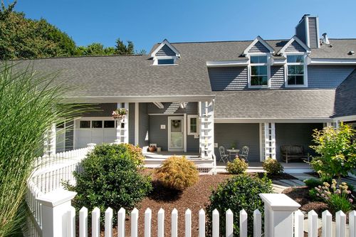 1-1 Gatehouse Ln, Hull, MA, 02045-3407 | Card Image