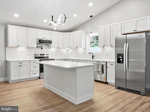 130 Highland Way, Chester Gap, VA, 22623-2110 | Card Image