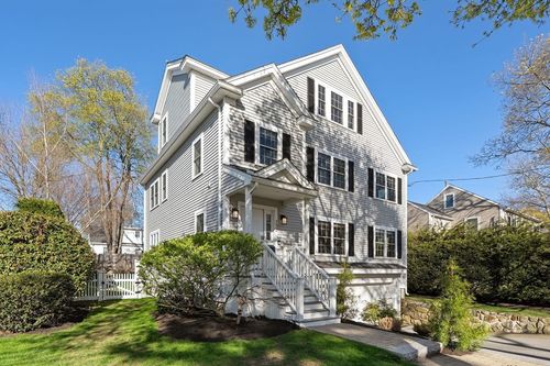 152 Charlton St, Arlington, MA, 02476-7244 | Card Image