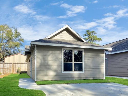 9770 Black Gum, Willis, TX, 77318-7232 | Card Image