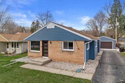 714 W Montclaire Ave, GLENDALE, WI, 53217-4444 | Card Image