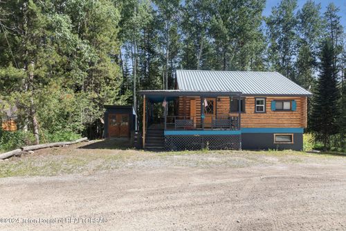 704 Sunset Dr, Alpine, WY, 83128 | Card Image