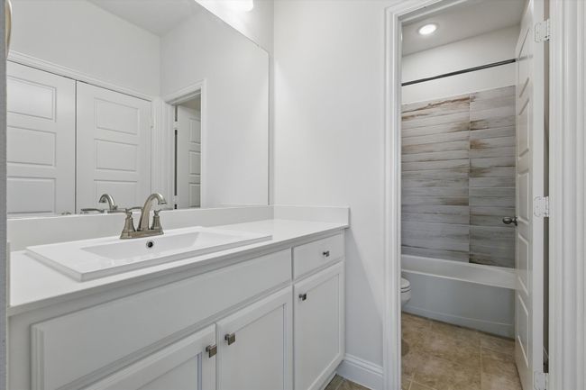 2nd bedroom downstairs with en suite bath | Image 26