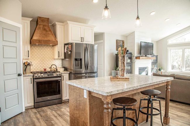 19125 Township Road 1104, House other with 5 bedrooms, 3 bathrooms and 10 parking in High Level AB | Image 13