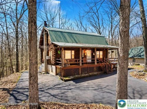 114 Bourne Ct, Bushkill, PA, 18324-7805 | Card Image