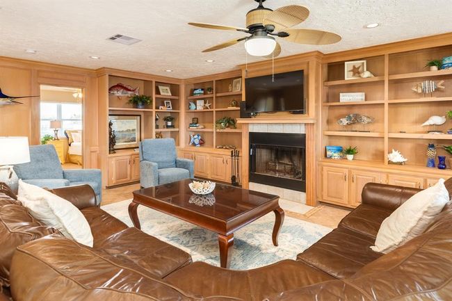 247 Schooner Dr, House other with 3 bedrooms, 2 bathrooms and 5 parking in Freeport TX | Image 10