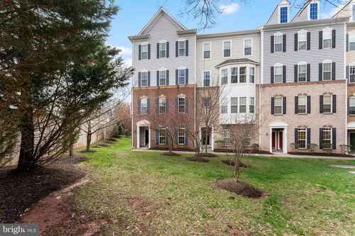 9541 Chancellorsville Ln, MANASSAS, VA, 20110-2576 | Card Image