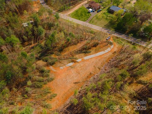 3824 Piedmont Rd, Morganton, NC, 28655-7052 | Card Image