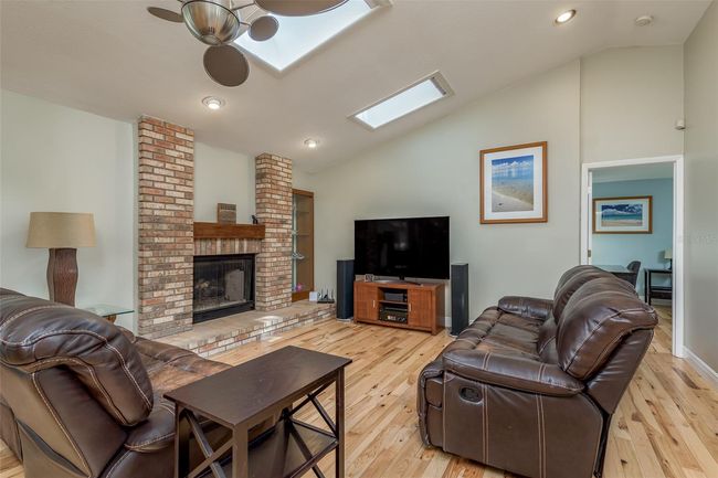 Living Room | Image 7