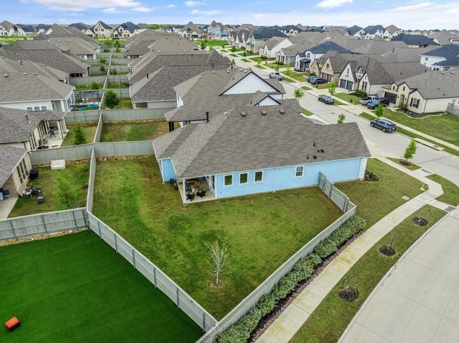 Look at the size of that backyard! | Image 28