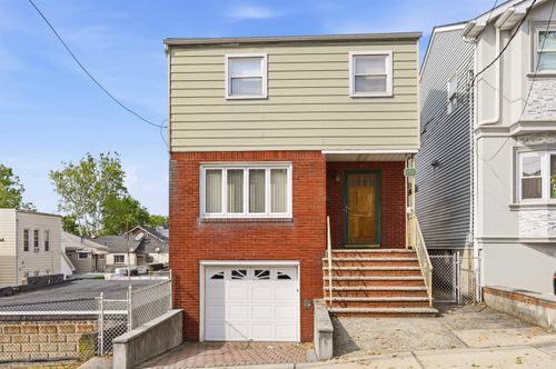 136 Poplar St, Jersey City, NJ, 07307-3232 | Card Image