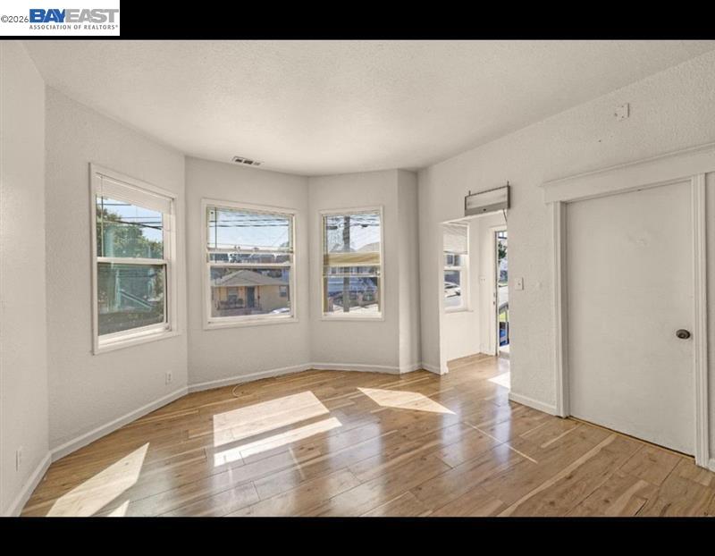 Residential Lease in Oakland