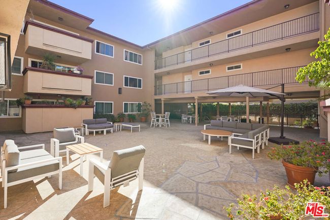 APT-114 - 1121 N Olive Dr, Condo with 1 bedrooms, 1 bathrooms and 1 parking in West Hollywood CA | Image 10
