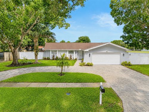 3276 Fox Hill Dr, CLEARWATER, FL, 33761-2312 | Card Image