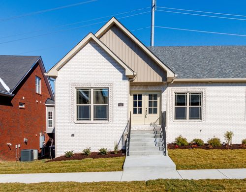 42-456 Pond Apple Rd, Clarksville, TN, 37043-5357 | Card Image