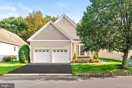 5 Swallow Dr, Hamilton, NJ, 08690-3217 | Card Image
