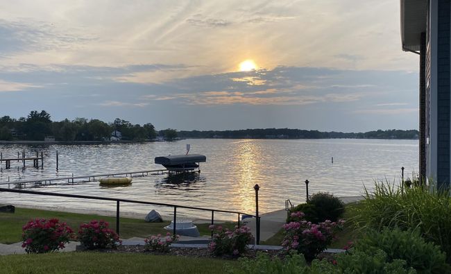 APT-29E - 400 Lakeview Ct, Condo with 2 bedrooms, 2 bathrooms and null parking in Spring Lake MI | Image 4