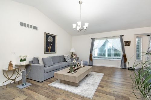 428 Haventon Dr, Manhattan, KS, 66503-9200 | Card Image