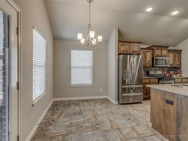 13 Evermore Ln, House other with 3 bedrooms, 2 bathrooms and null parking in Yukon OK | Image 20