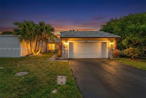 1304 Redstart Ct, Homestead, FL, 33035-1055 | Card Image