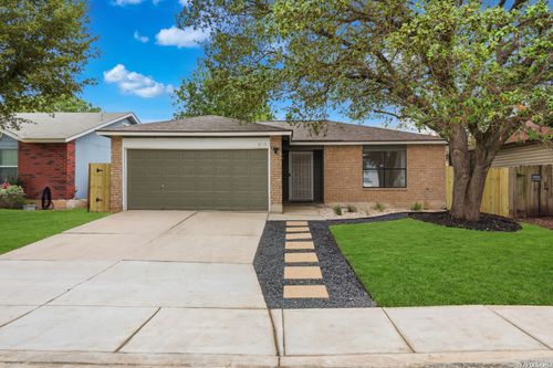 8119 Bent Meadow Dr, Converse, TX, 78109-3336 | Card Image