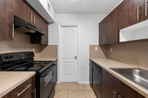apt-4-13 S Royal Poinciana Blvd, Miami Springs, FL, 33166-6066 | Card Image