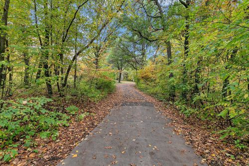 1979 40th St N, Sartell, MN, 56377-2422 | Card Image